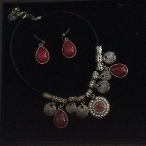 Necklace and earring set
